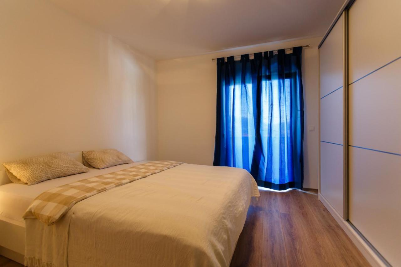 Villa Mirela Apartment Врбник Экстерьер фото