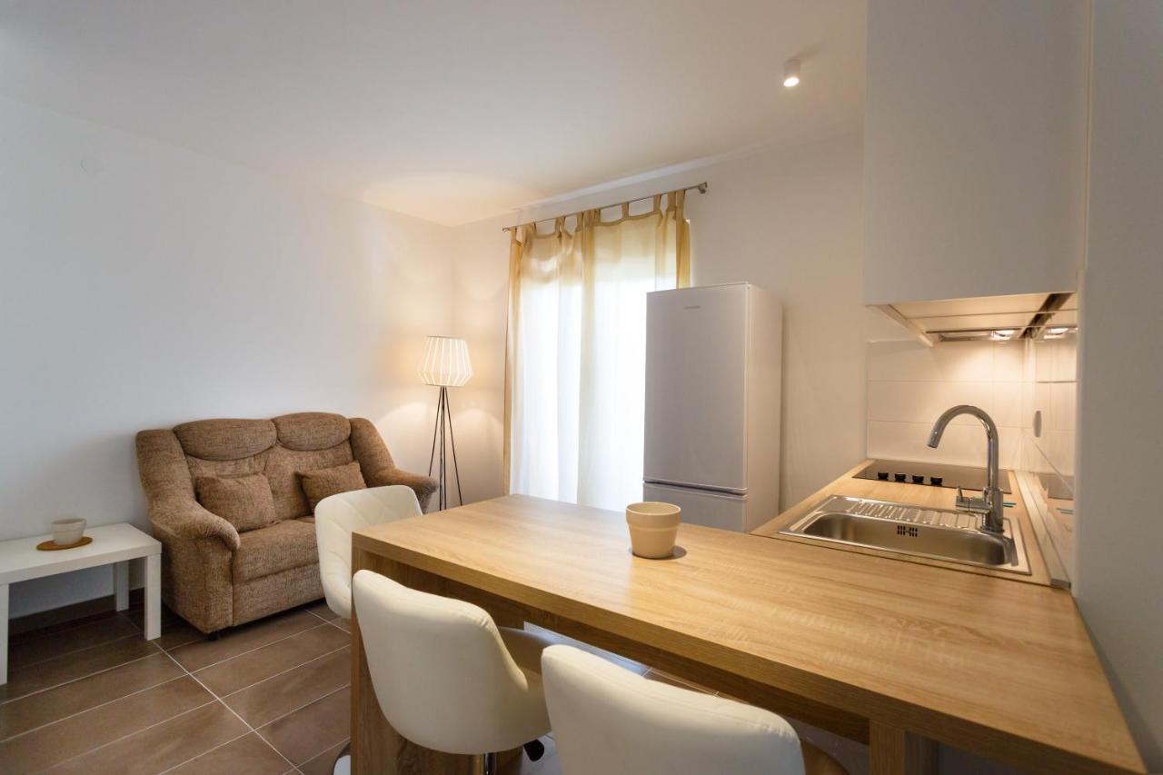 Villa Mirela Apartment Врбник Экстерьер фото