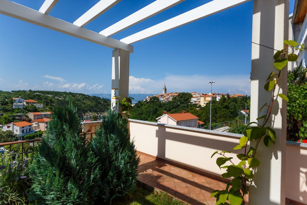 Villa Mirela Apartment Врбник Экстерьер фото