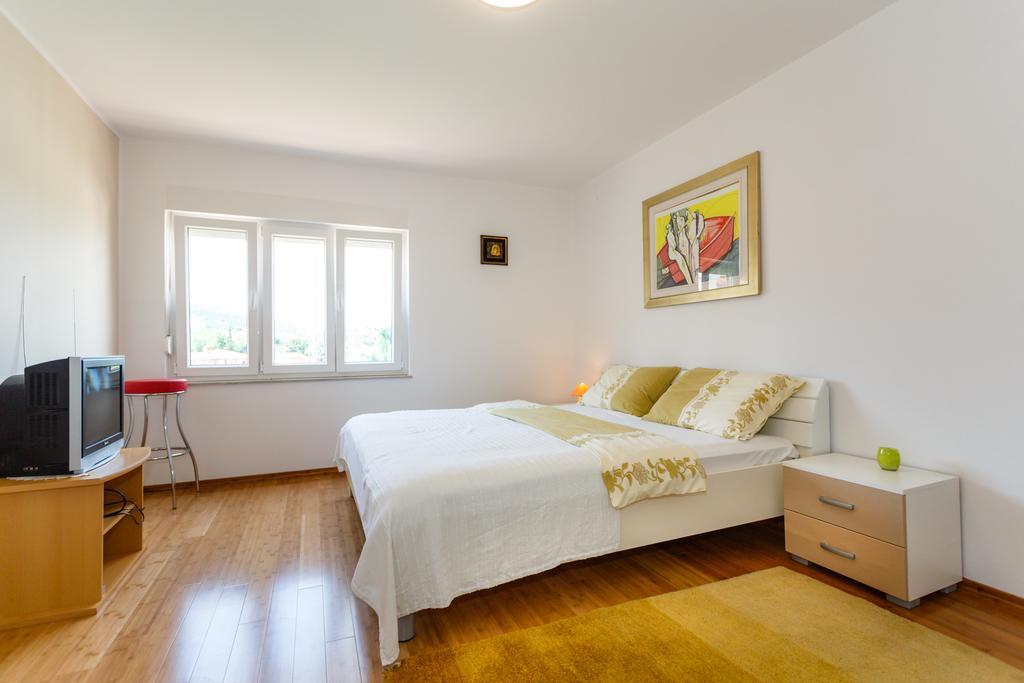 Villa Mirela Apartment Врбник Экстерьер фото