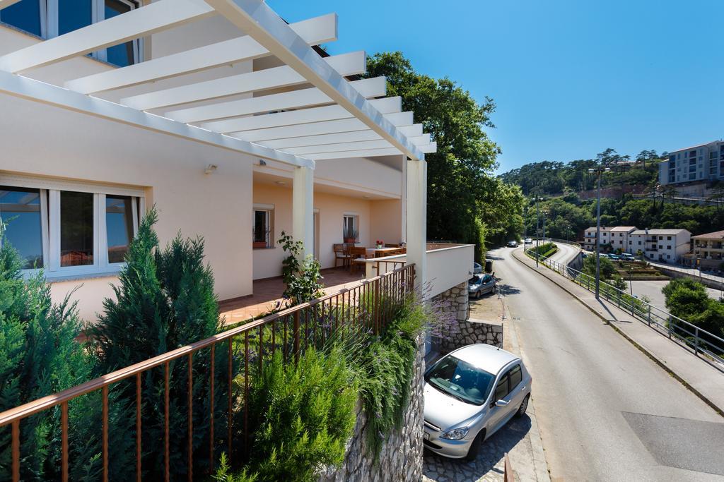Villa Mirela Apartment Врбник Экстерьер фото