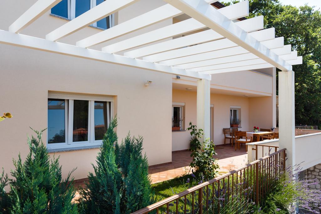 Villa Mirela Apartment Врбник Экстерьер фото